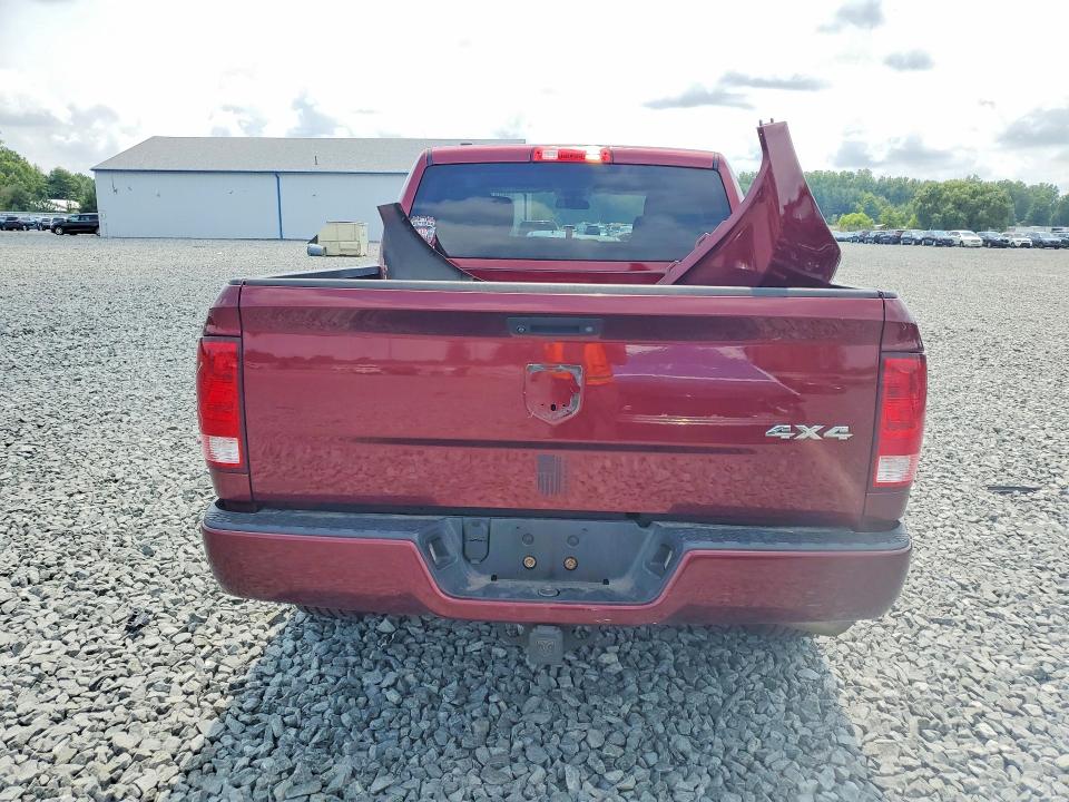 62687896 :رقم المزاد ، 1C6RR7KG7JS338976 vin ، 2018 Ram 1500 مزاد بيع