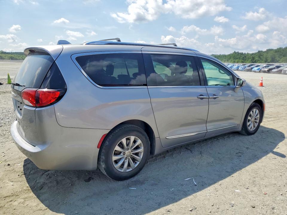 59947896 :رقم المزاد ، 2C4RC1BGXJR258645 vin ، 2018 Chrysler Pacifica مزاد بيع