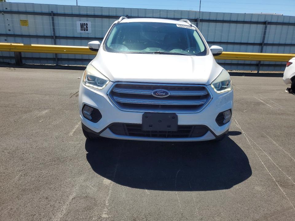 60975426 :رقم المزاد ، 1FMCU9JD7HUD42729 vin ، 2017 Ford Escape مزاد بيع