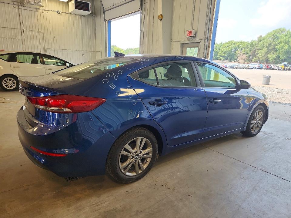 62921376 :رقم المزاد ، 5NPD84LF5HH192337 vin ، 2017 Hyundai Elantra مزاد بيع