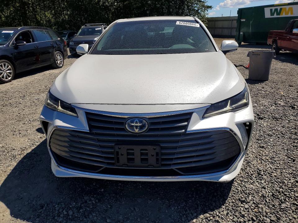 62680866 :رقم المزاد ، 4T1C21FB0LU015600 vin ، 2020 Toyota Avalon مزاد بيع