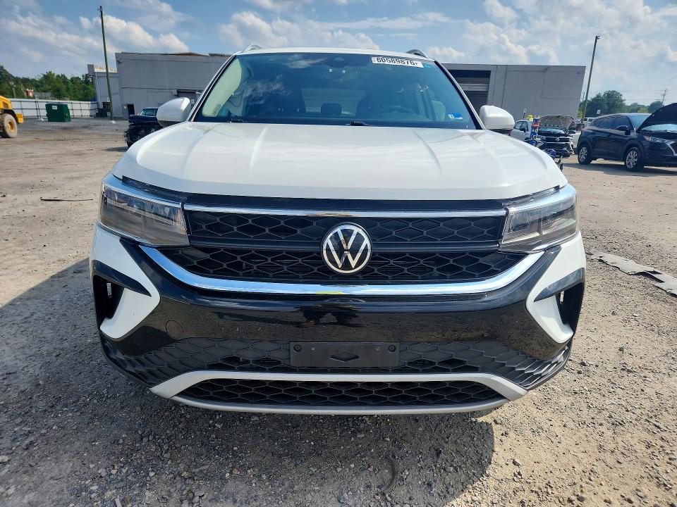 Продаж на аукціоні авто 2022 Volkswagen Taos, vin: 3VVPX7B25NM038752, номер лоту: 60589876