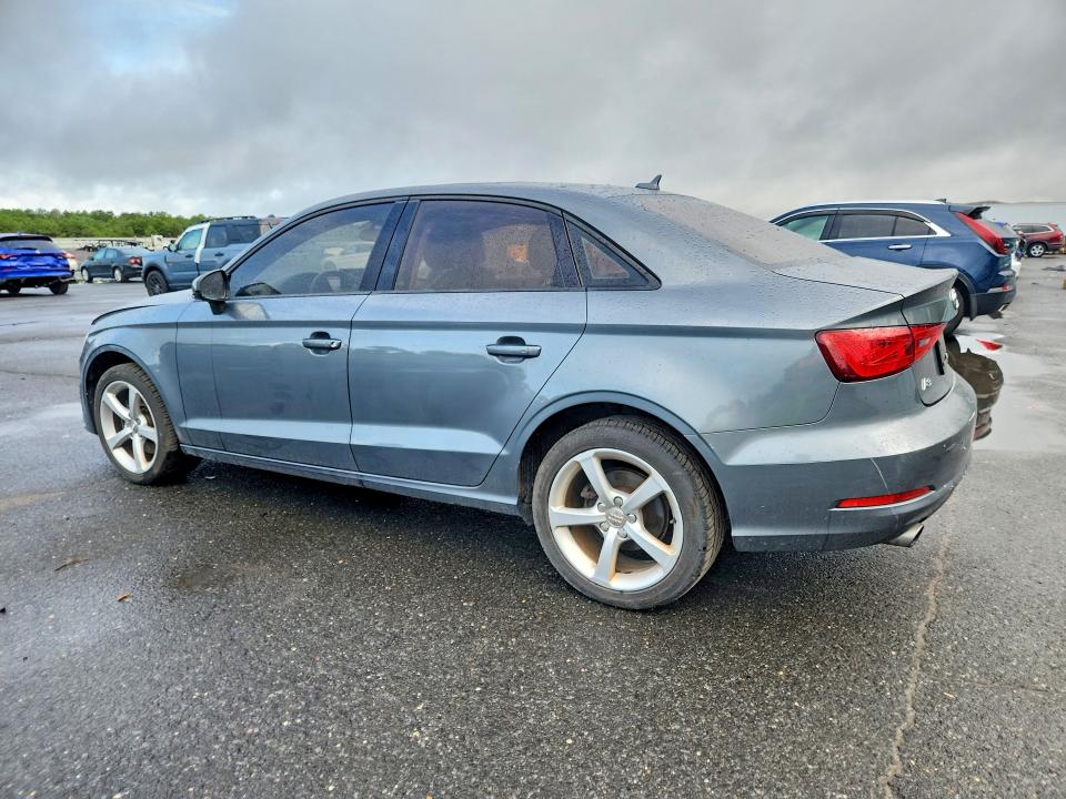 62951776 :رقم المزاد ، WAUBFGFF3F1090286 vin ، 2015 Audi A3 مزاد بيع