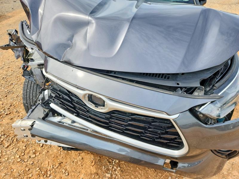 60665706 :رقم المزاد ، 5TDGZRAH4NS542381 vin ، 2022 Toyota Highlander مزاد بيع