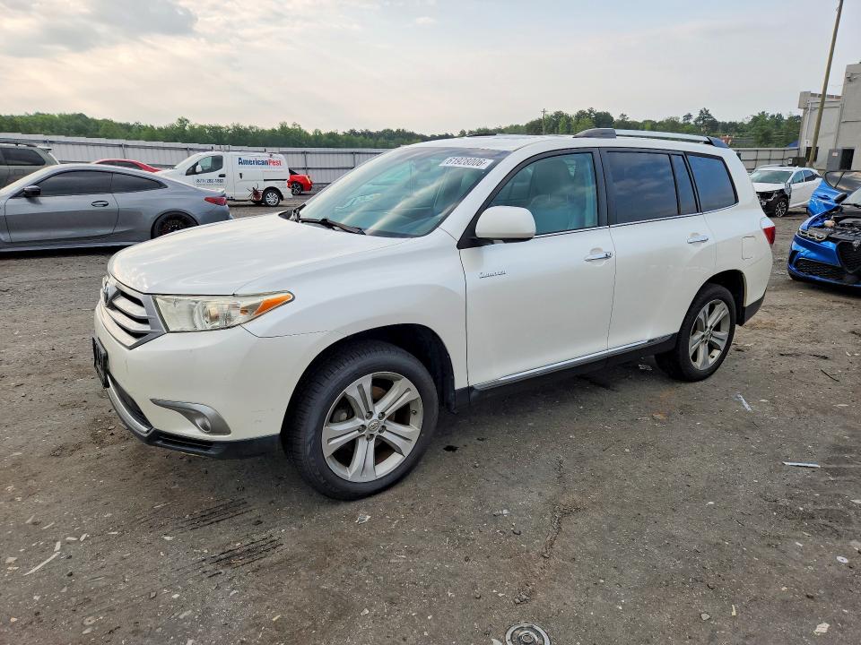 Auction sale of the 2013 Toyota Highlander, vin: 5TDYK3EH8DS105191, lot number: 61928006