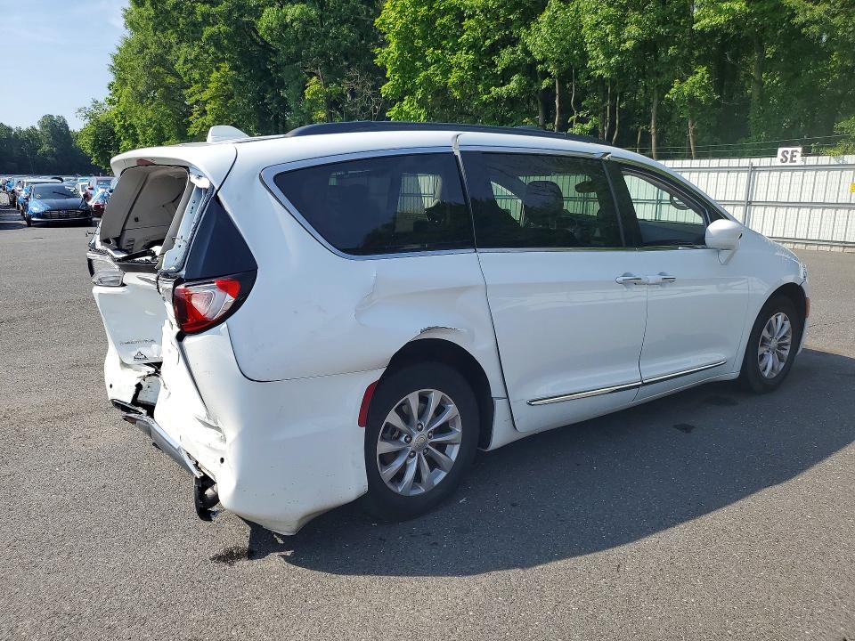 60229946 :رقم المزاد ، 2C4RC1BG9HR621771 vin ، 2017 Chrysler Pacifica مزاد بيع