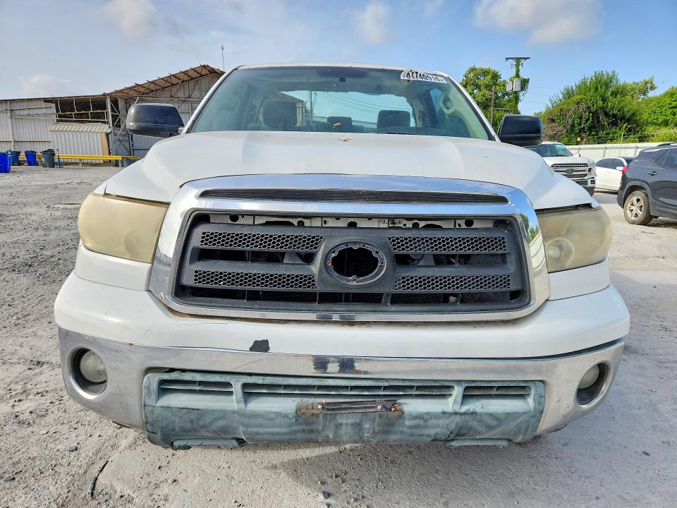 61740916 :رقم المزاد ، 5TFJM5F12AX001035 vin ، 2010 Toyota Tundra مزاد بيع