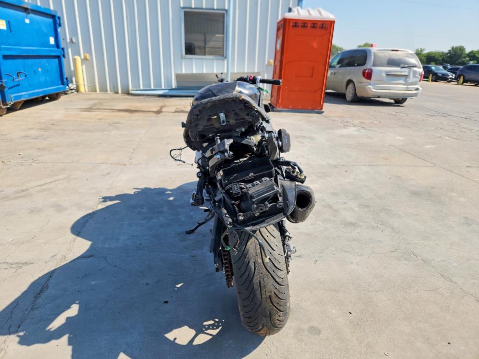 60984976 :رقم المزاد ، JKBZXNF18FA010798 vin ، 2015 Kawasaki Zx1400 مزاد بيع