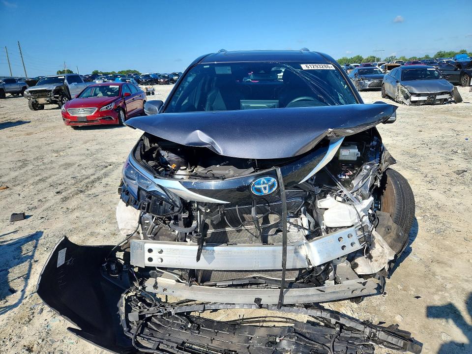 Продажа на аукционе авто 2025 Toyota Sienna, vin: 5TDESKFC8SS157708, номер лота: 61293286
