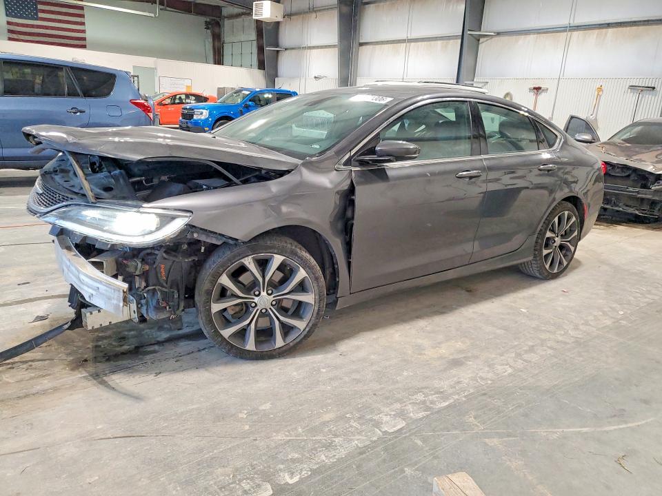 62981306 :رقم المزاد ، 1C3CCCEG3FN540583 vin ، 2015 Chrysler 200 مزاد بيع