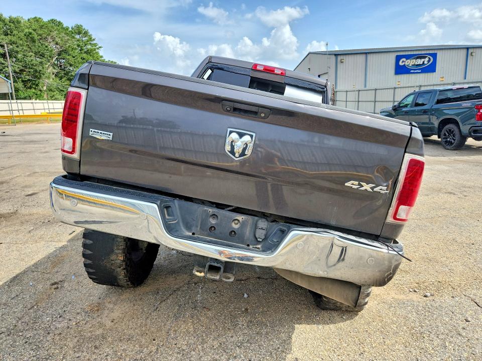 60494246 :رقم المزاد ، 3C6UR5FL2JG216801 vin ، 2018 Ram 2500 مزاد بيع