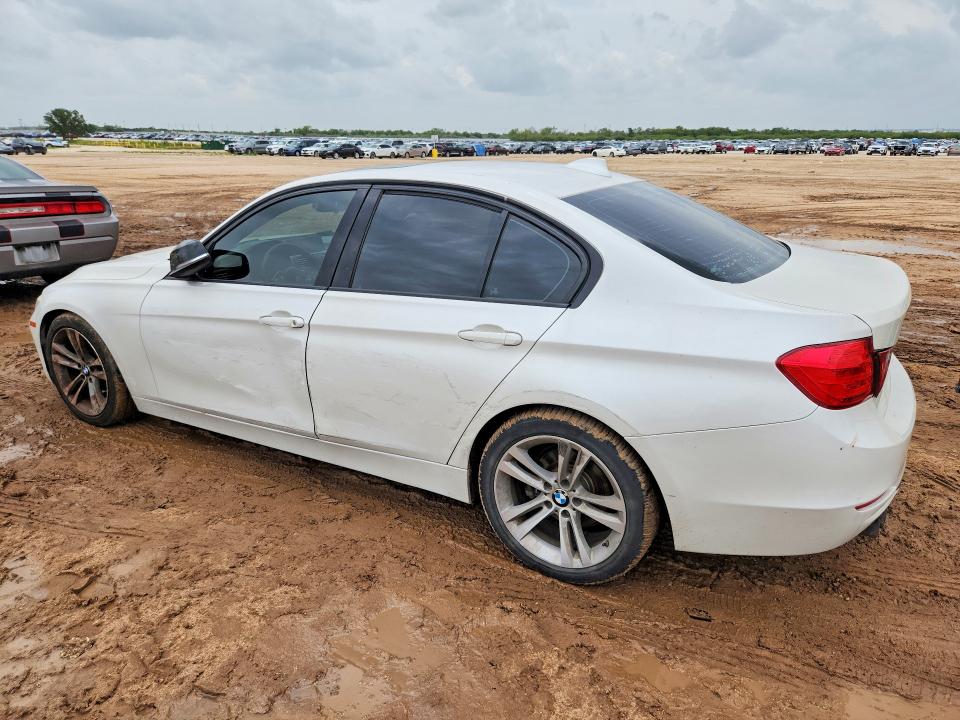 61445216 :رقم المزاد ، WBA3A5C52DF351944 vin ، 2013 Bmw 328 مزاد بيع