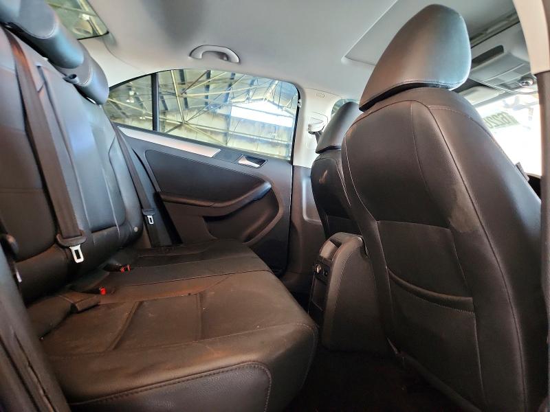 62267976 :رقم المزاد ، 3VWDP7AJ7DM358497 vin ، 2013 Volkswagen Jetta مزاد بيع