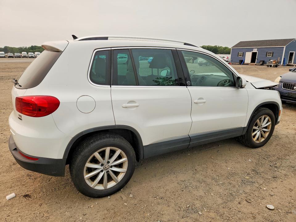 60817746 :رقم المزاد ، WVGSV7AX2HK015030 vin ، 2017 Volkswagen Tiguan مزاد بيع