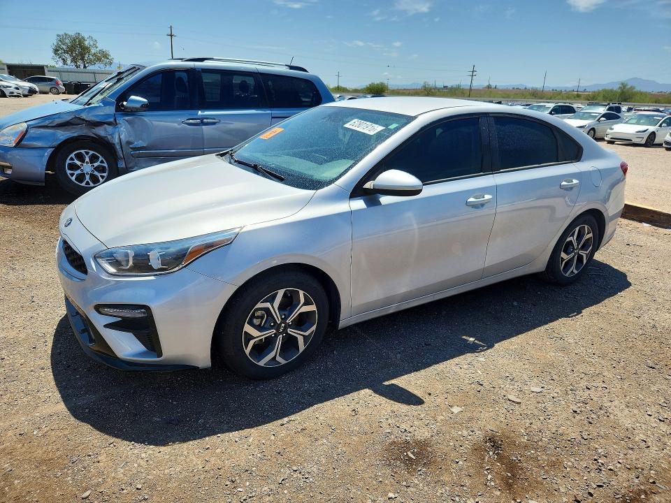 2021 Kia Forte მანქანა იყიდება აუქციონზე, vin: 3KPF24AD2ME307566, აუქციონის ნომერი: 62801916