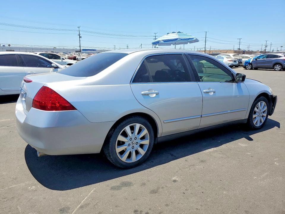 60316276 :رقم المزاد ، 1HGCM66487A092334 vin ، 2007 Honda Accord مزاد بيع
