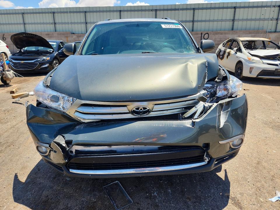 61231966 :رقم المزاد ، 5TDBK3EH9CS104281 vin ، 2012 Toyota Highlander مزاد بيع