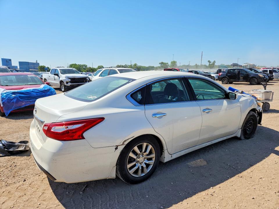 Продаж на аукціоні авто 2017 Nissan Altima, vin: 1N4AL3AP3HN328767, номер лоту: 60677226