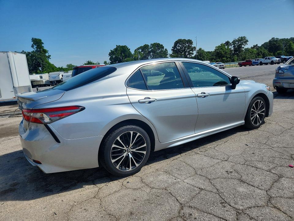 59097056 :رقم المزاد ، JTNB11HK3J3025276 vin ، 2018 Toyota Camry مزاد بيع