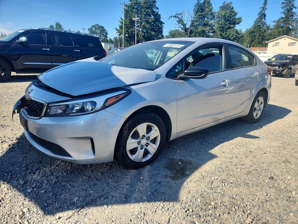 85983225 :رقم المزاد ، 3KPFK4A77HE125622 vin ، 2017 Kia Forte مزاد بيع