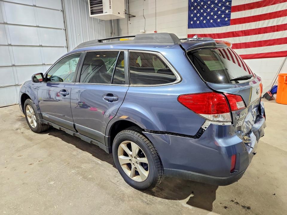 62037686 :رقم المزاد ، 4S4BRBKC7E3285623 vin ، 2014 Subaru Outback مزاد بيع