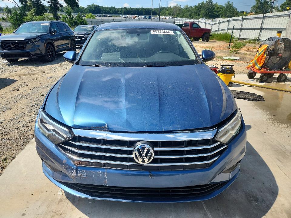 60329846 :رقم المزاد ، 3VWC57BU6MM092433 vin ، 2021 Volkswagen Jetta مزاد بيع