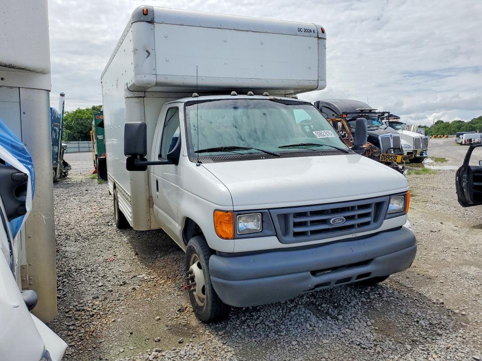 59821816 :رقم المزاد ، 1FDXE45SX7DB17004 vin ، 2007 Ford E450 مزاد بيع
