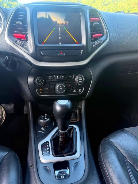 63048616 :رقم المزاد ، 1C4PJMBS6HW500108 vin ، 2017 Jeep Cherokee مزاد بيع