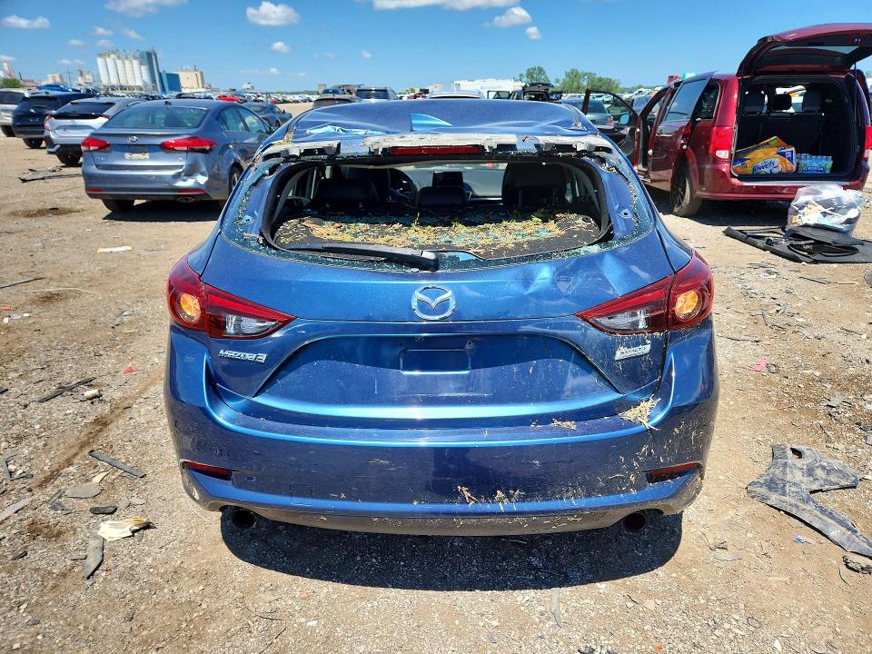63198076 :رقم المزاد ، 3MZBN1M33JM166481 vin ، 2018 Mazda 3 مزاد بيع