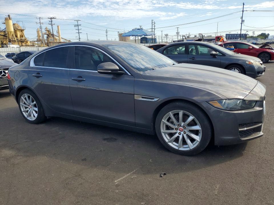 Aukcja sprzedaży 2017 Jaguar Xe, vin: SAJAE4BN7HA951311, numer aukcji: 61066116