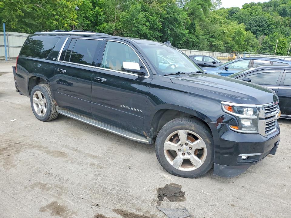 2015 Chevrolet Suburban მანქანა იყიდება აუქციონზე, vin: 1GNSKKKC7FR675040, აუქციონის ნომერი: 62569676