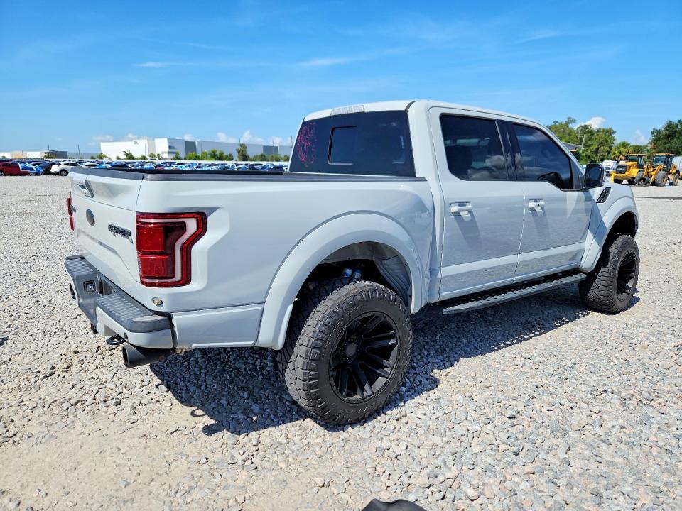 61607506 :رقم المزاد ، 1FTFW1RG9HFC81402 vin ، 2017 Ford F150 مزاد بيع