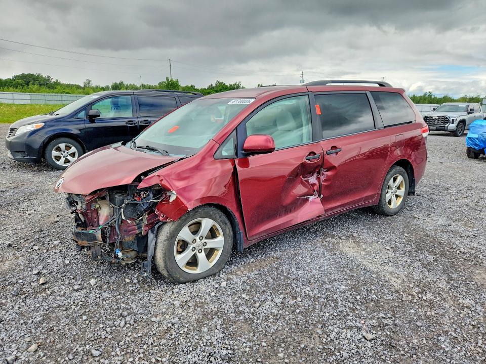 Продажа на аукционе авто 2013 Toyota Sienna, vin: 5TDZK3DC7DS329577, номер лота: 61700026