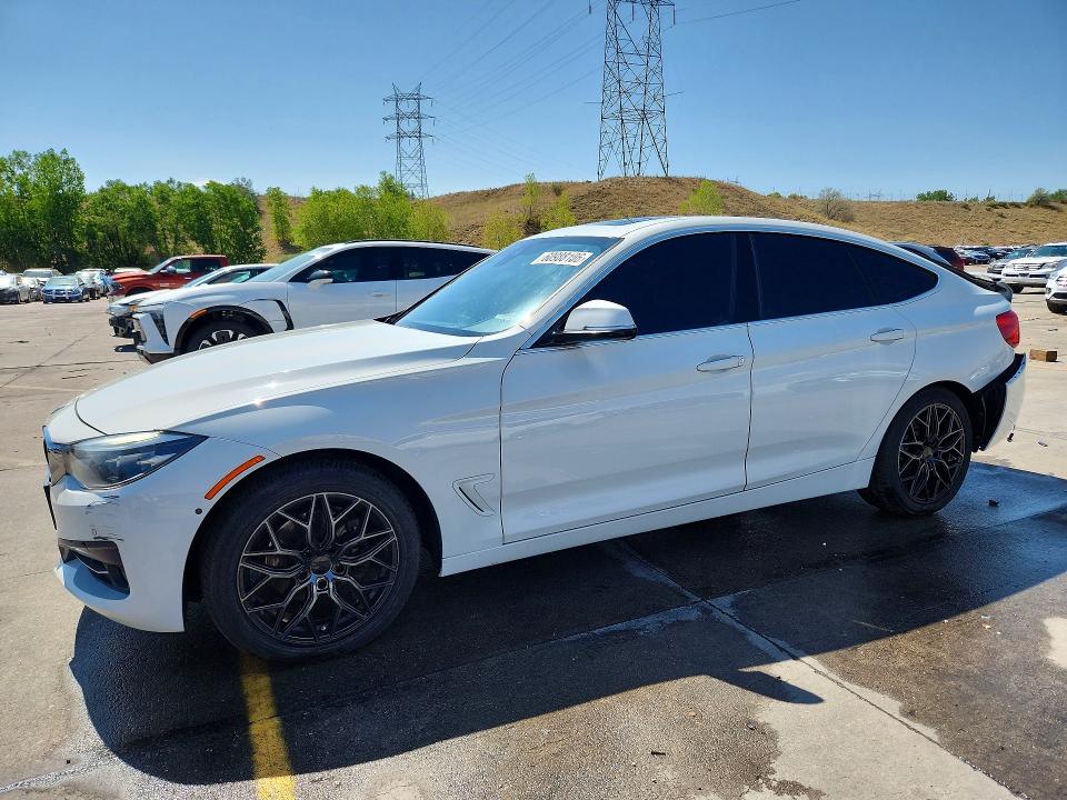 60988106 :رقم المزاد ، WBA8Z9C3XHG826468 vin ، 2017 Bmw 330 مزاد بيع