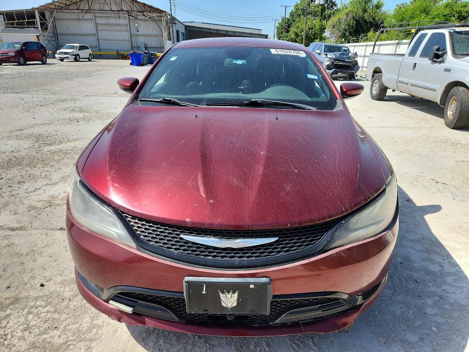 61928706 :رقم المزاد ، 1C3CCCBG9FN527762 vin ، 2015 Chrysler 200 مزاد بيع