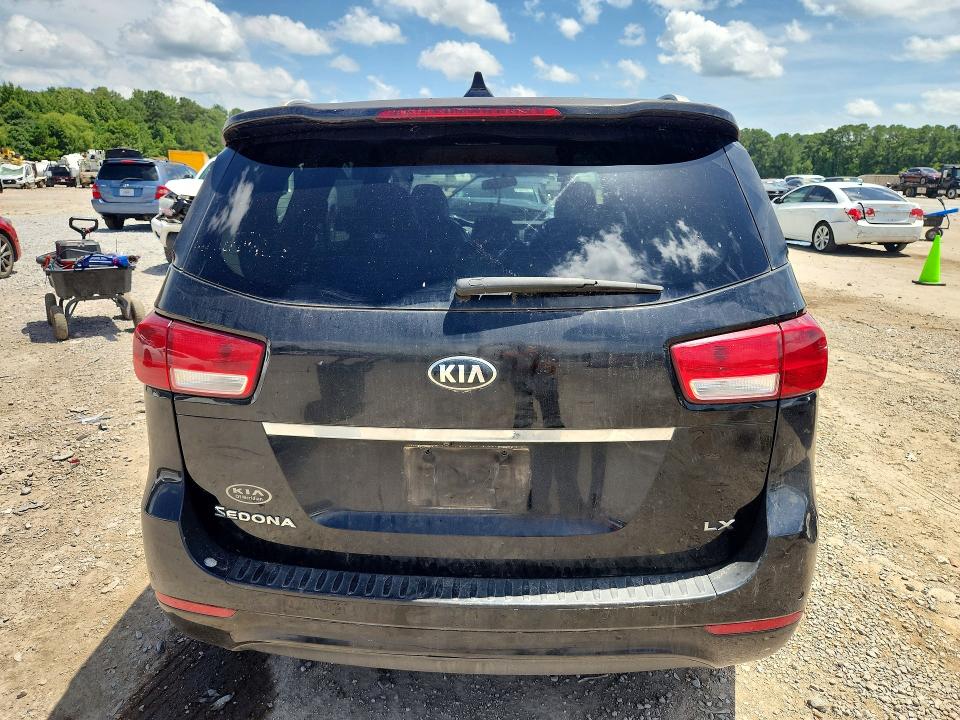 61092396 :رقم المزاد ، KNDMB5C11J6425383 vin ، 2018 Kia Sedona مزاد بيع