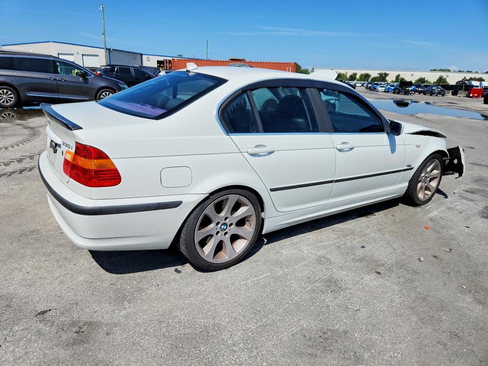 60200516 :رقم المزاد ، WBAEV53454KM36837 vin ، 2004 Bmw 330 مزاد بيع