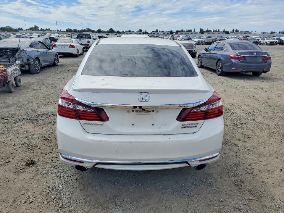 Продаж на аукціоні авто 2017 Honda Accord, vin: 1HGCR2F11HA304797, номер лоту: 61882036