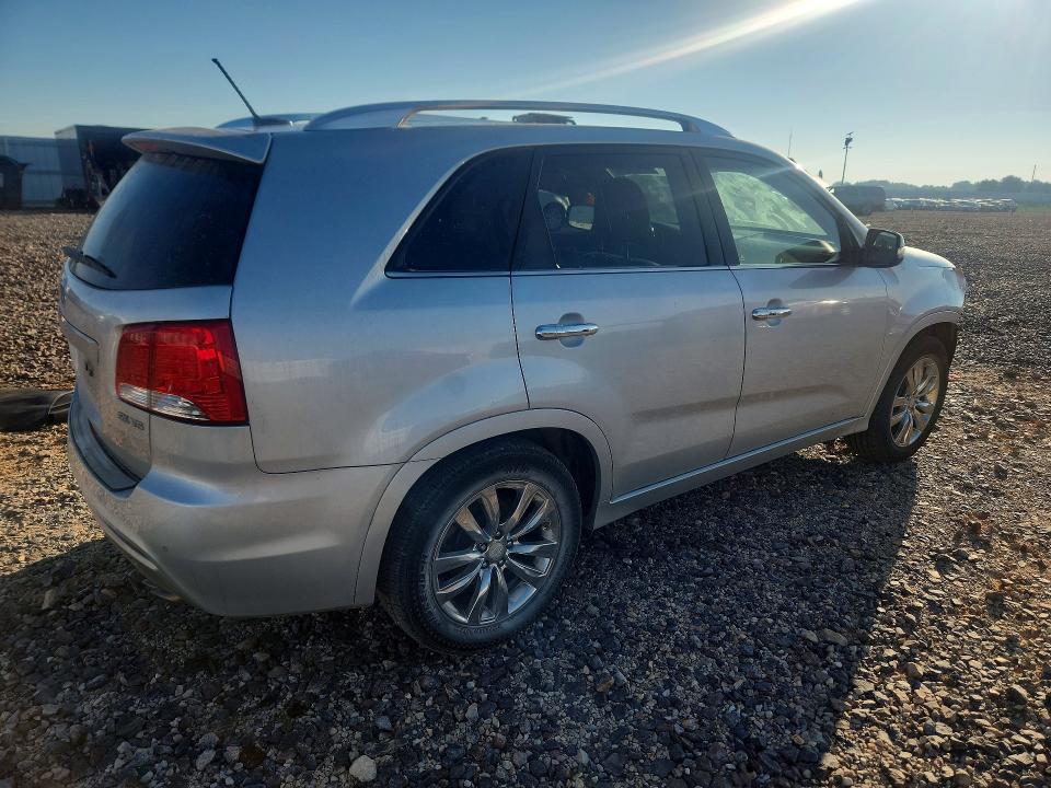 60761406 :رقم المزاد ، 5XYKW4A22DG377590 vin ، 2013 Kia Sorento مزاد بيع