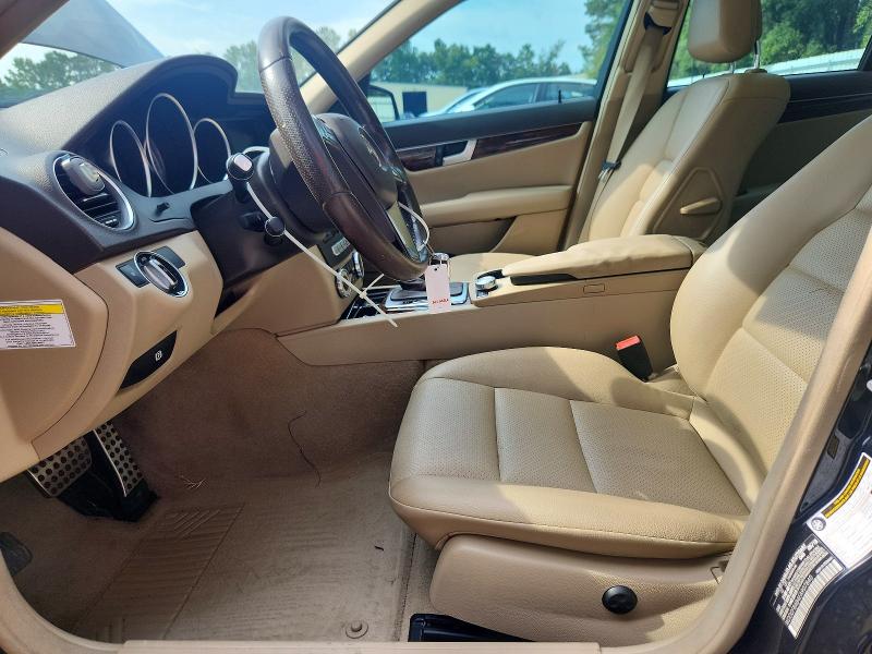2014 Mercedes-benz C მანქანა იყიდება აუქციონზე, vin: WDDGF8AB4EA907840, აუქციონის ნომერი: 61900226