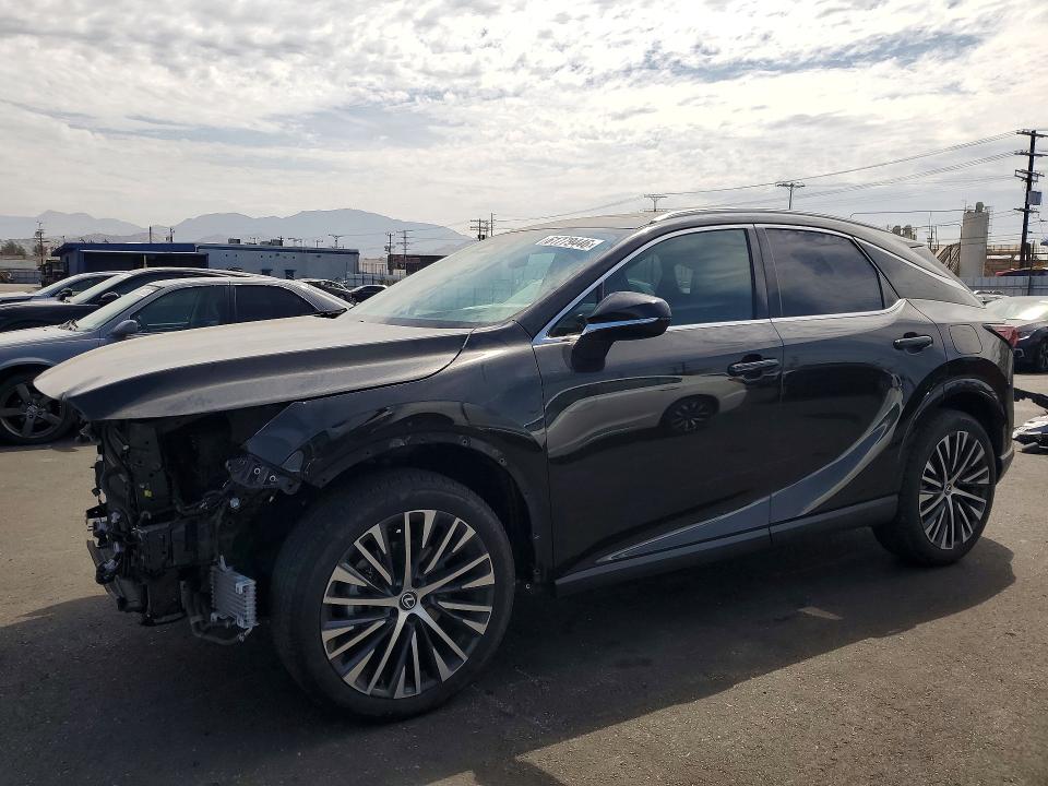 61779446 :رقم المزاد ، 2T2BBMCA2PC017831 vin ، 2023 Lexus Rx 350h مزاد بيع