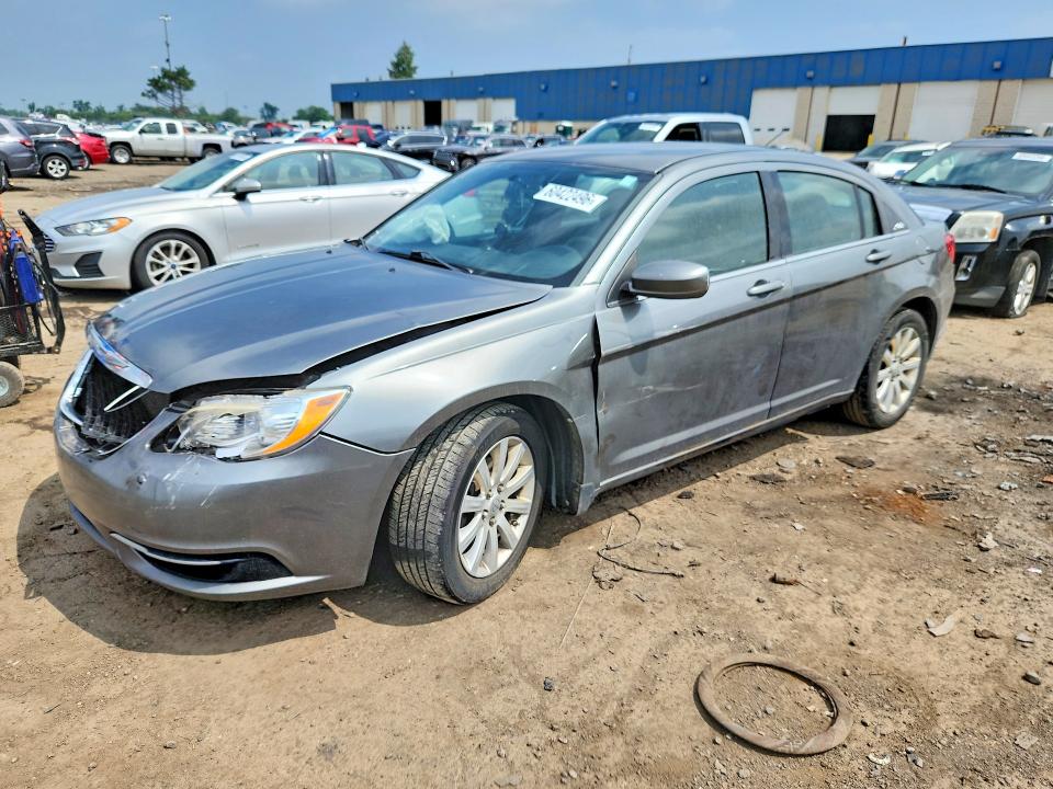 60422496 :رقم المزاد ، 1C3CCBBB5CN135629 vin ، 2012 Chrysler 200 مزاد بيع