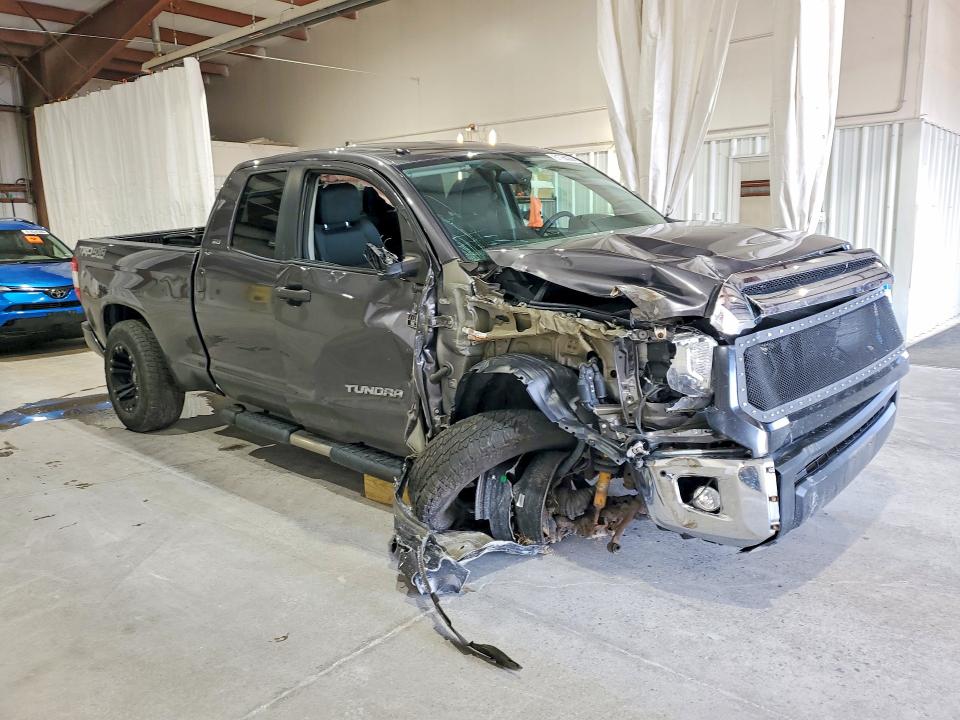 Auction sale of the 2016 Toyota Tundra, vin: 5TFUY5F1XGX576235, lot number: 61766356