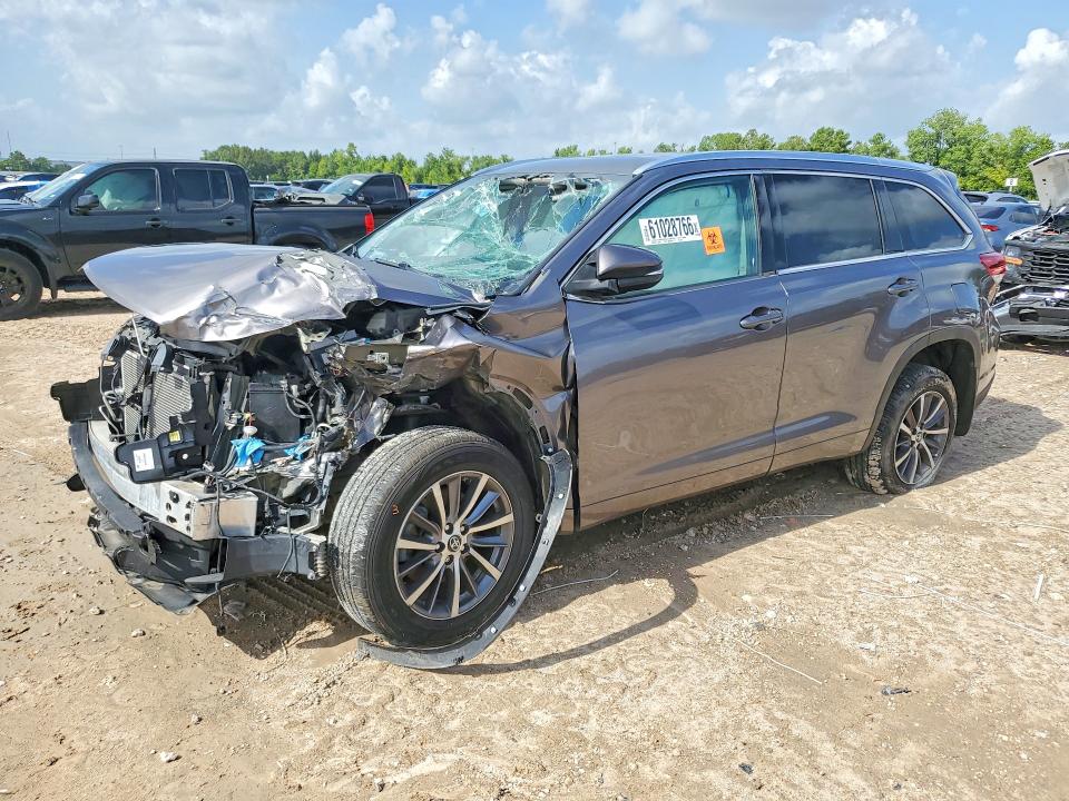 Продажа на аукционе авто 2018 Toyota Highlander, vin: 5TDJZRFHXJS525691, номер лота: 61028766
