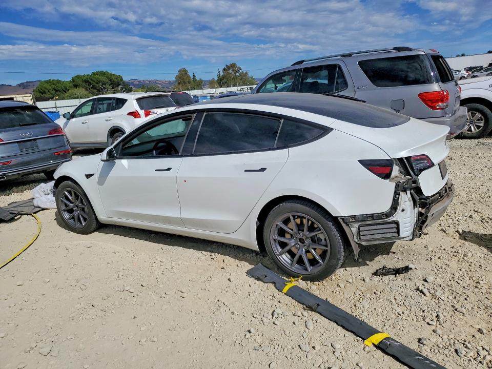 Продажа на аукционе авто 2021 Tesla Model 3, vin: 5YJ3E1EA1MF052136, номер лота: 61953996