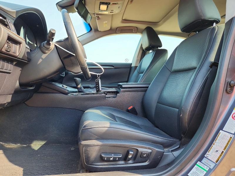 62812876 :رقم المزاد ، 58ABK1GG9JU109499 vin ، 2018 Lexus Es مزاد بيع