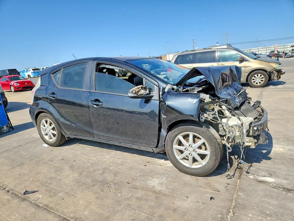 63509876 :رقم المزاد ، JTDKDTB3XC1513180 vin ، 2012 Toyota Prius C مزاد بيع