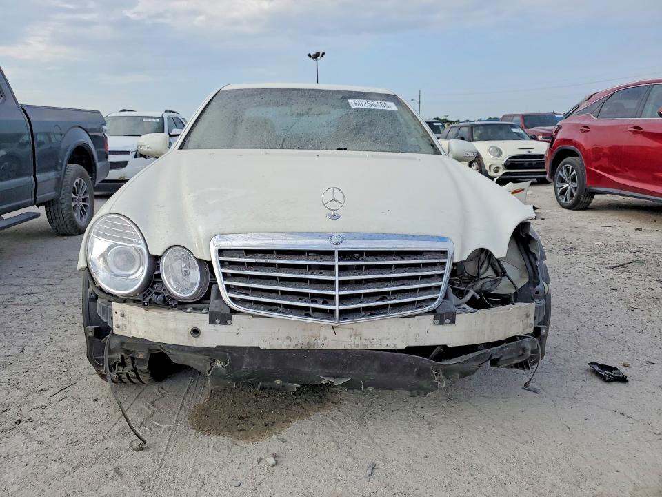 60256466 :رقم المزاد ، WDBUF87X18B307807 vin ، 2008 Mercedes-benz E مزاد بيع