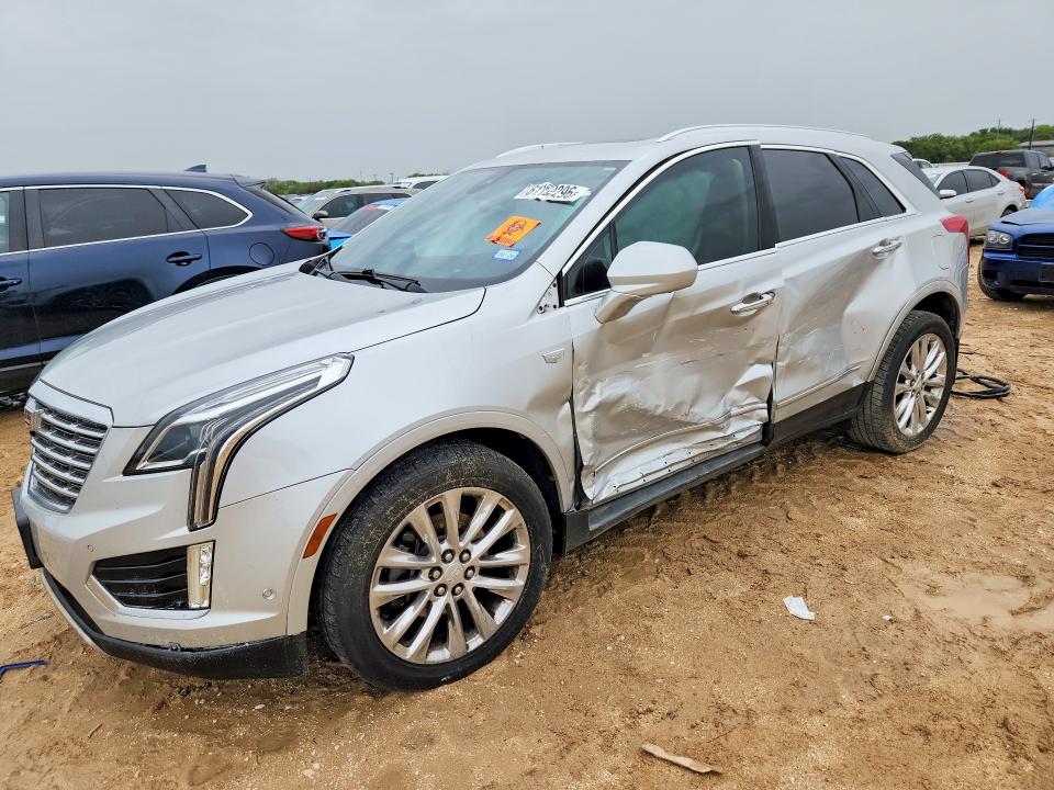 61152296 :رقم المزاد ، 1GYKNGRSXKZ120663 vin ، 2019 Cadillac Xt5 مزاد بيع