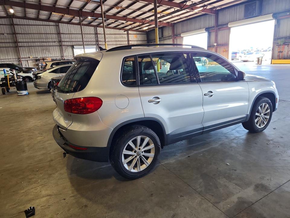 Aukcja sprzedaży 2018 Volkswagen Tiguan Limited, vin: WVGAV7AX3JK001395, numer aukcji: 61302156